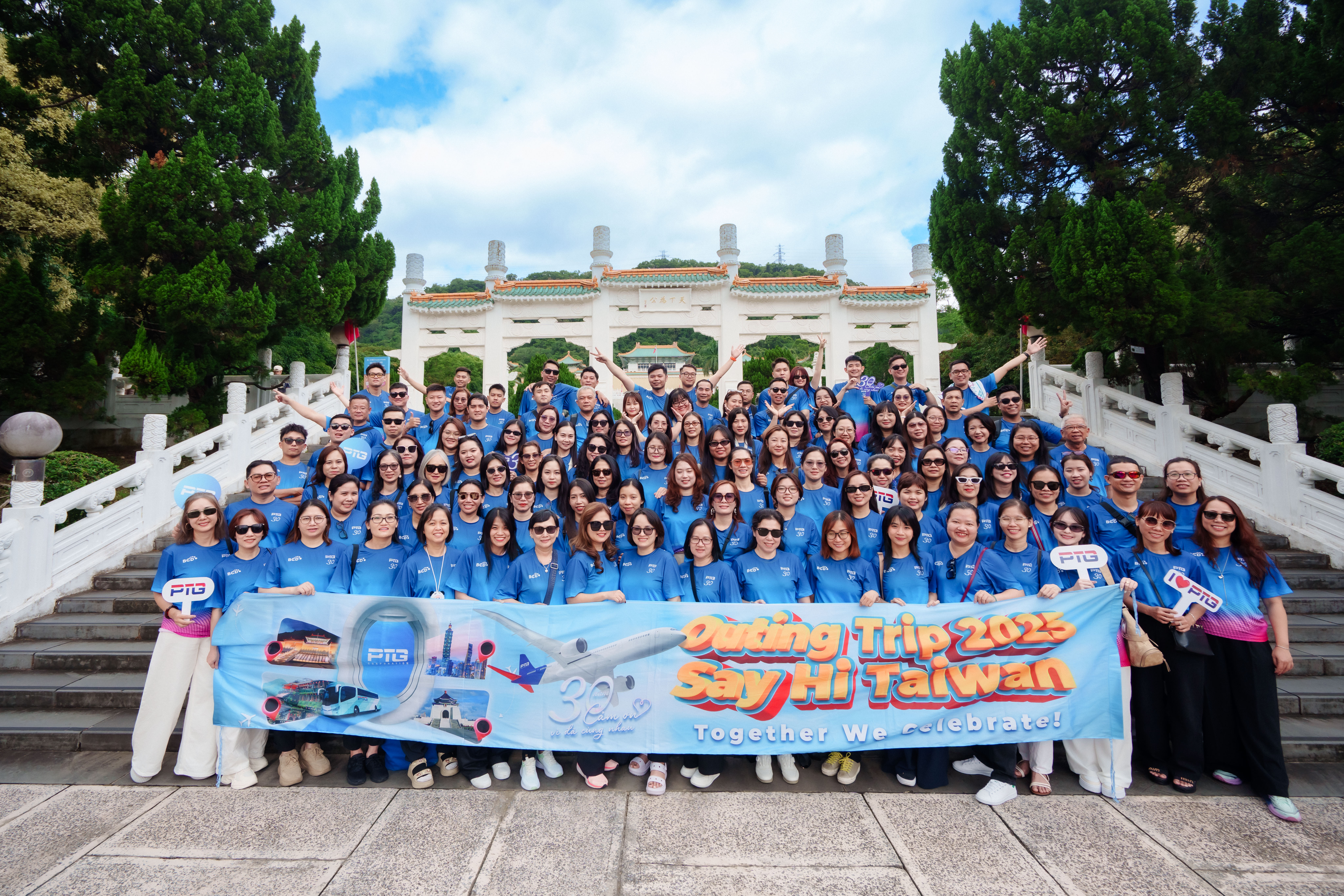 Chúng tôi yêu sự sáng tạo. Chúng tôi tự hào tạo ra các sản phẩm độc đáo ngoài sự mong đợi.